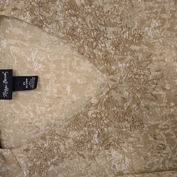 Women's Tunic - Picture 2 of 6